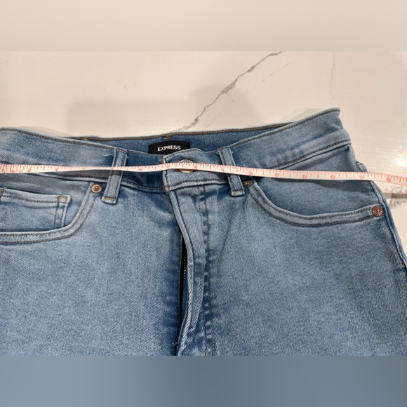 🌸Express Bermuda High Rise Shorts Size 8🌸 - Picture 6 of 7